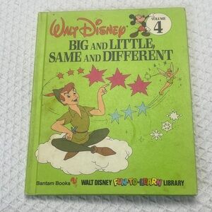 Walt Disney Big and Little, Same and Different - Green Kids Book (Volume 4)